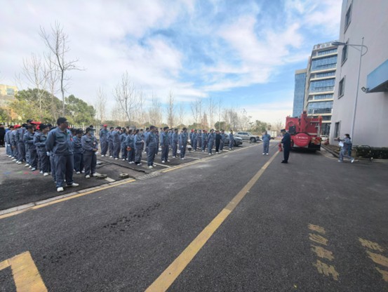 筑牢安全防线 守护平安家园    ——我司成功举行2025年度大型综合消防应急演